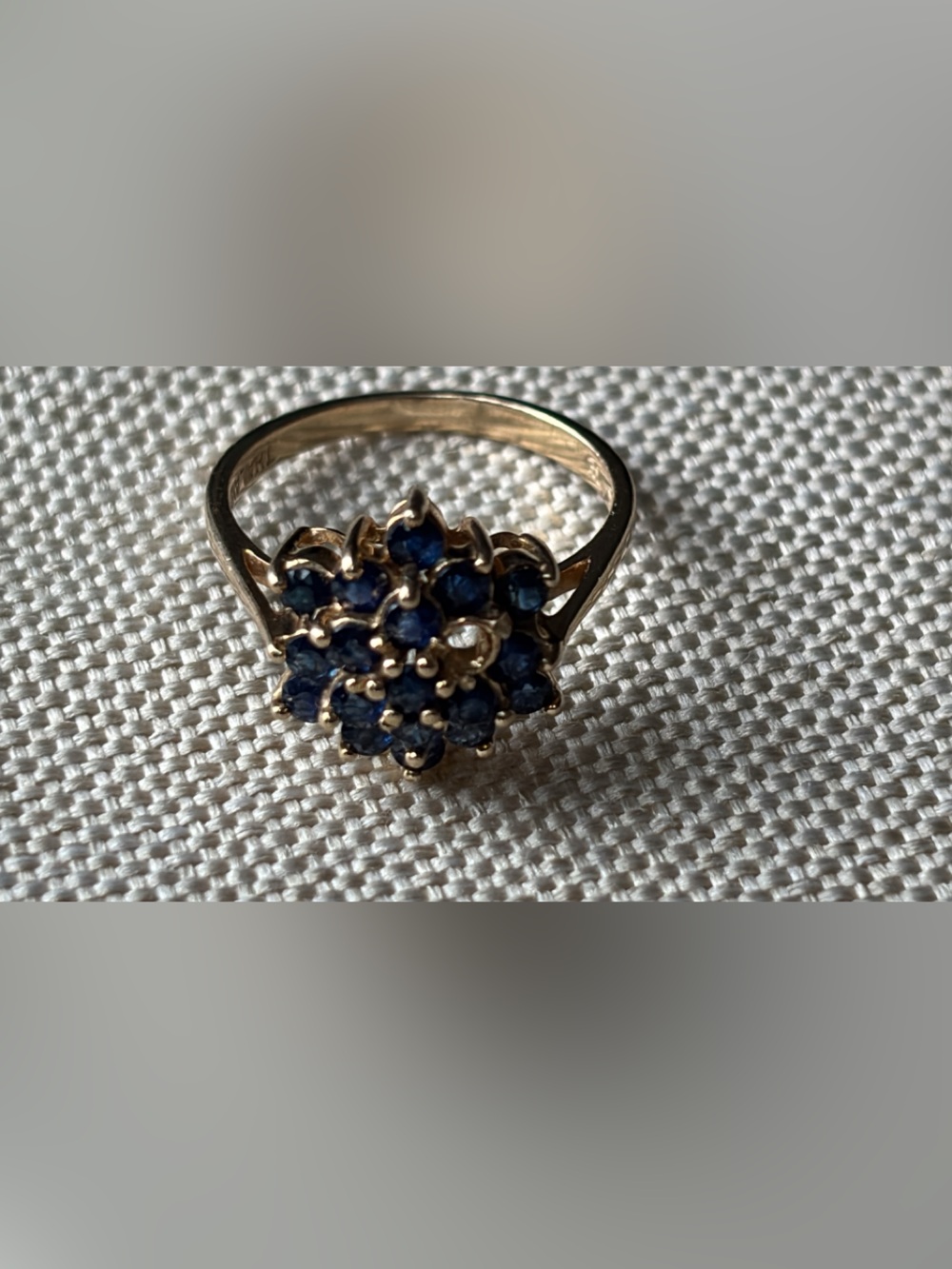 10k Cluster Blue Sapphire Ring Missing one stone